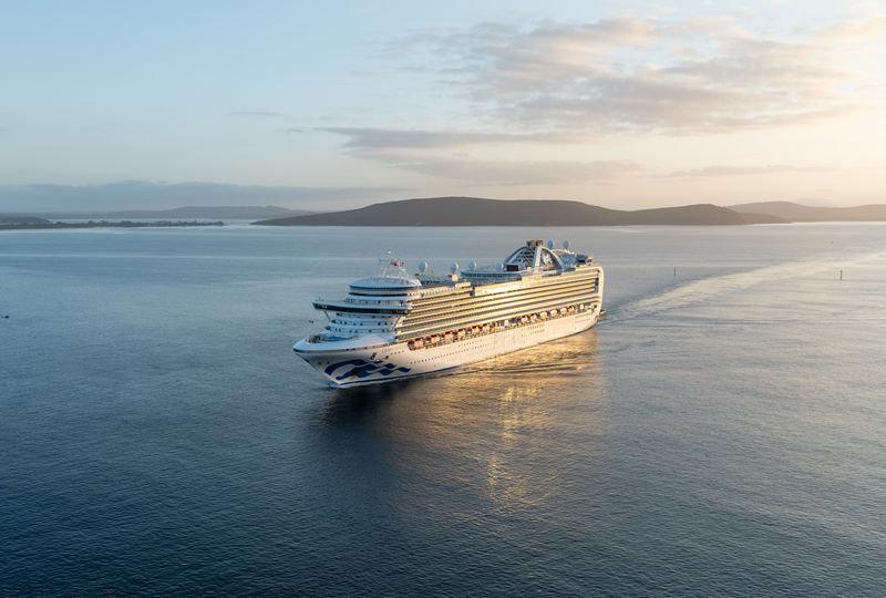 Cruise vessel in King George Sound