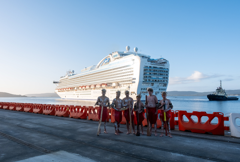 Aboriginal dancers as Crown Princess arrives