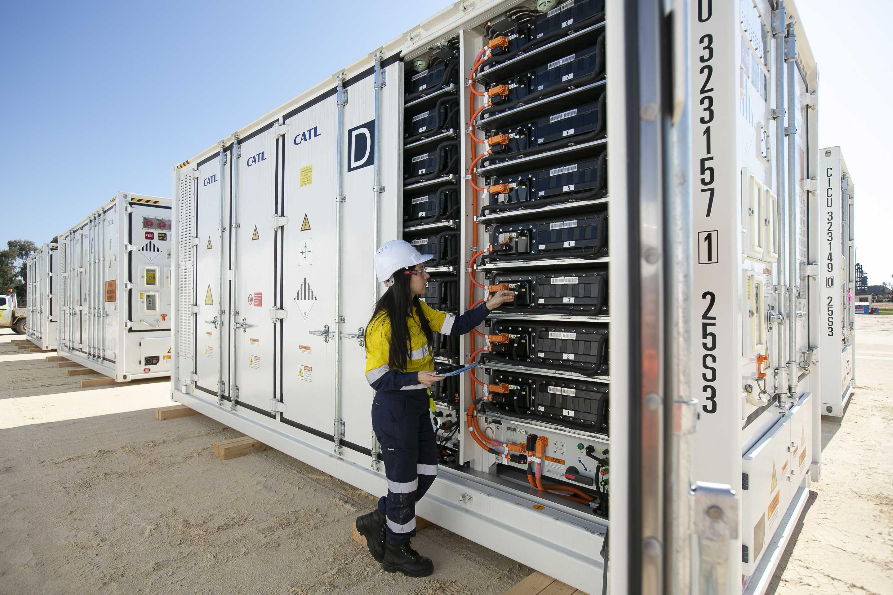 Large scale Synergy batteries