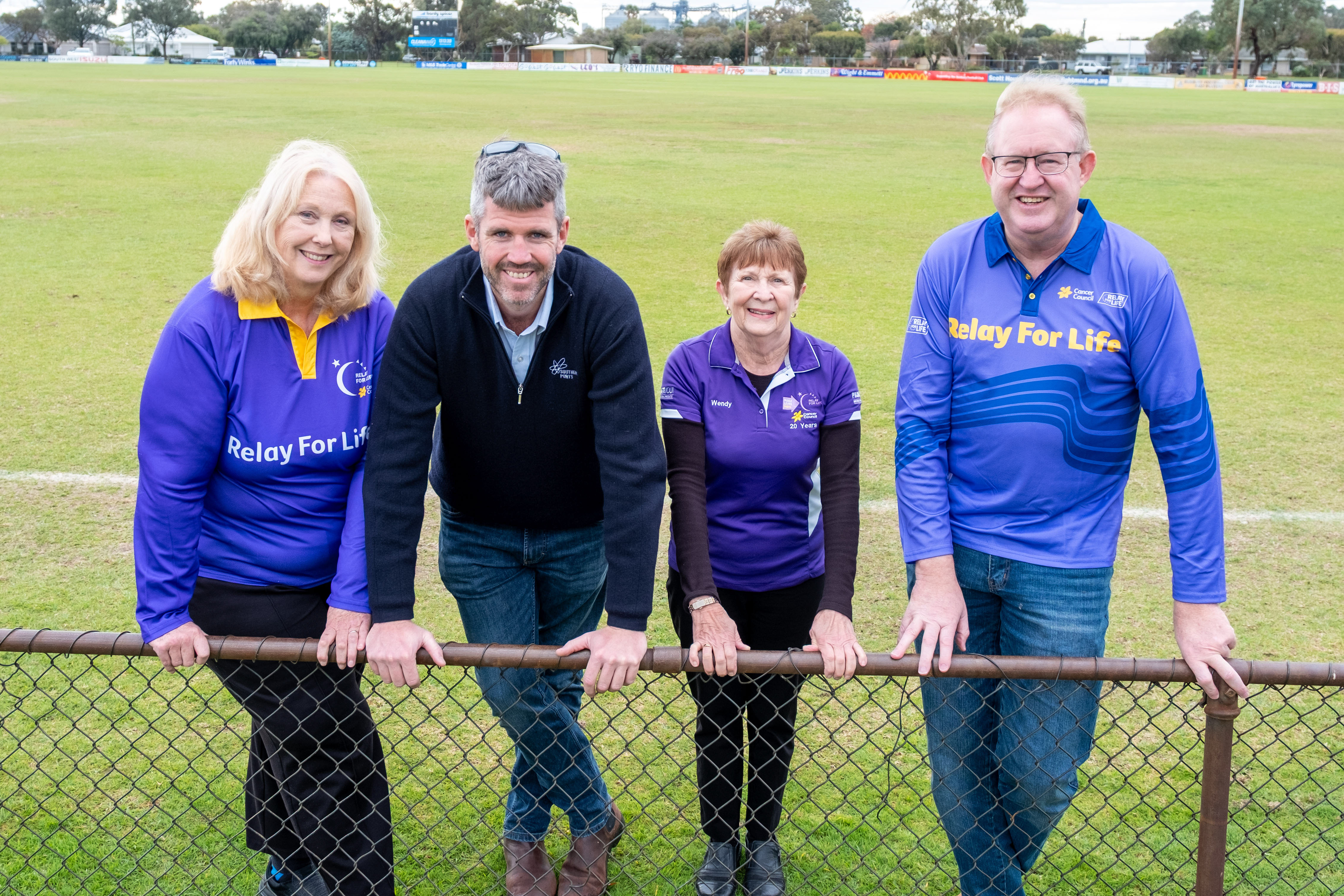 POB 2026 JUL CIP Bunbury Relay for Life001 Relay for Life representatives with Southern Ports Interim General Manager South West
