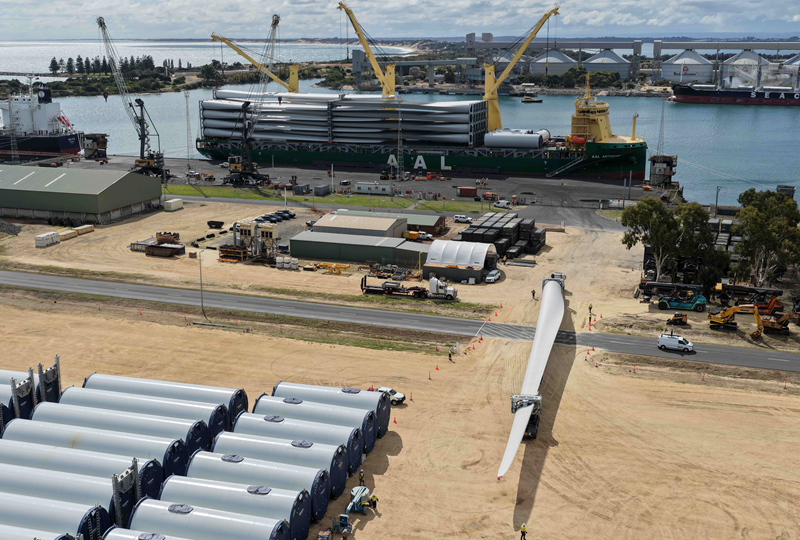 Wind farm blades arriving at Port of Bunbury