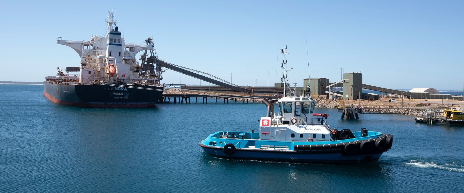 Boluda tug returning to tug pen